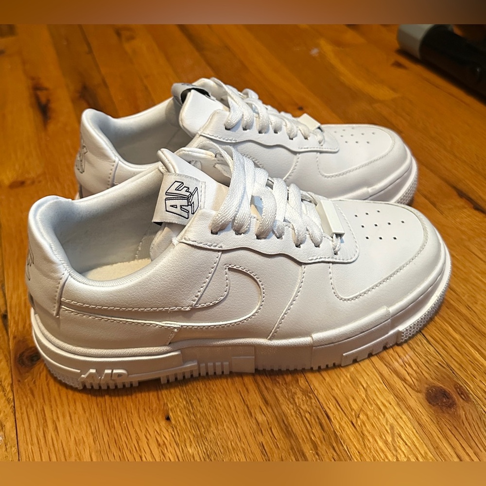 NIKE WHITE AIRFORCE 1 SIZE W5.5